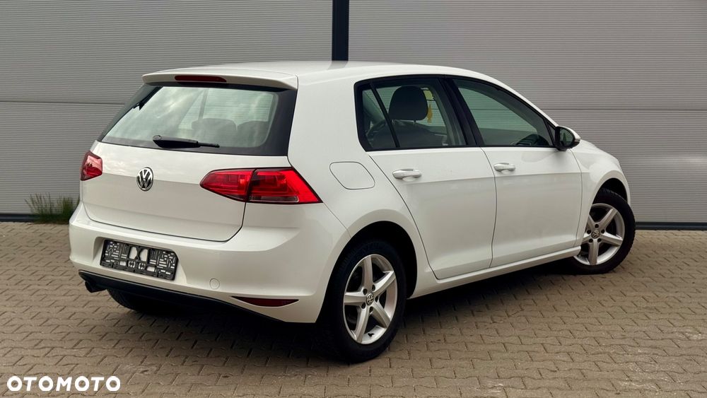 Volkswagen Golf 1.6 TDI BlueMotion Comfortline - 23