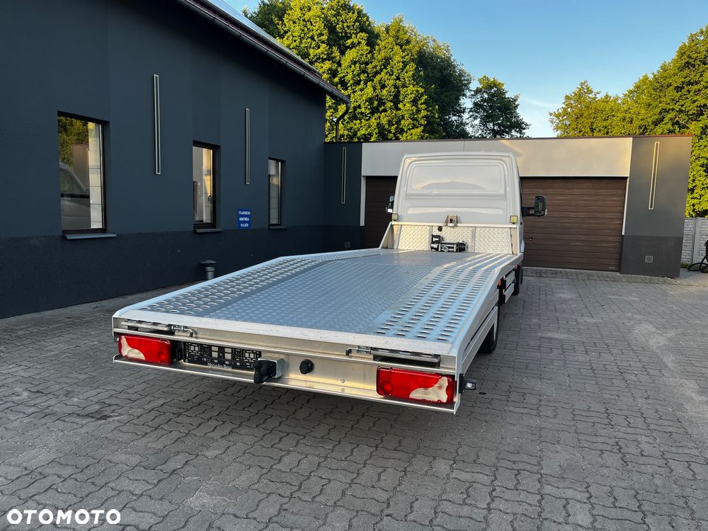 Mercedes-Benz Sprinter - 4