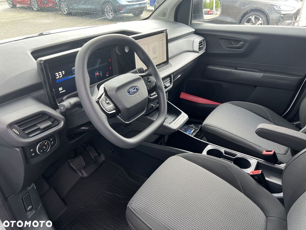 Ford Transit Courier - 9