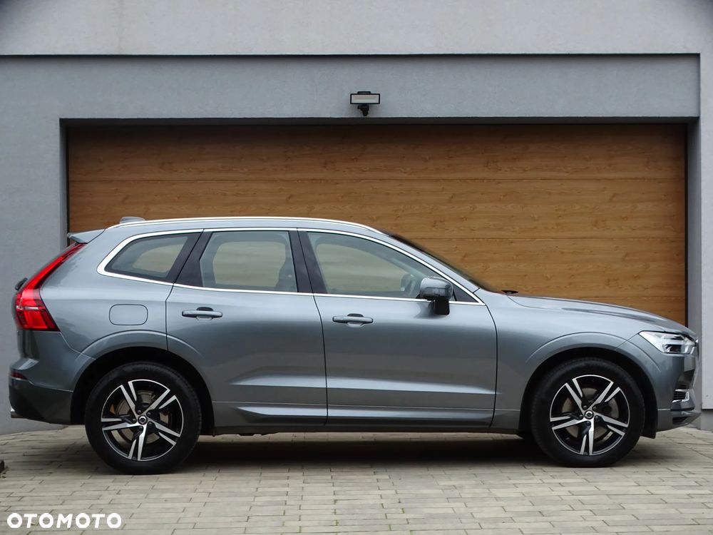 Volvo XC 60 T8 Twin Engine AWD Geartronic Momentum - 5