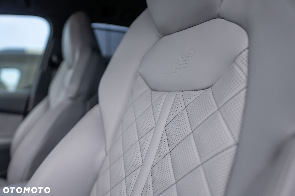 Audi Q7 - 12