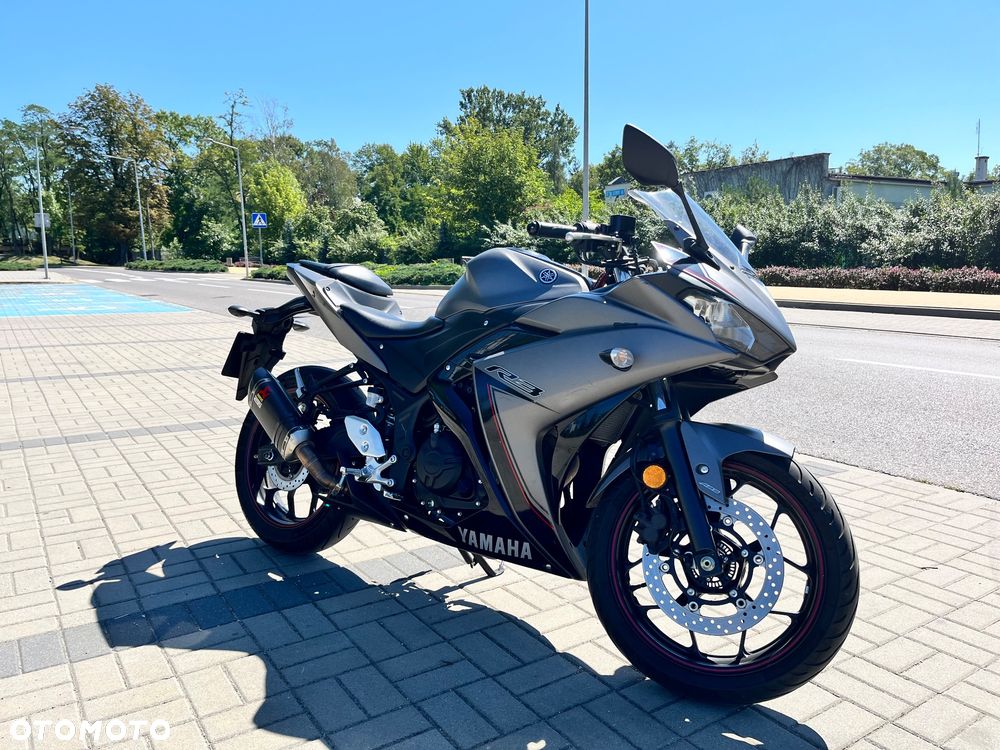 Yamaha YZF - 1