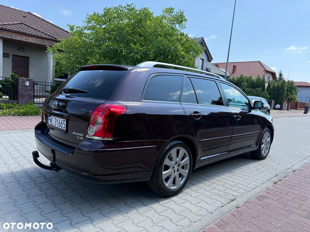 Toyota Avensis 2.0 D-4D - 5