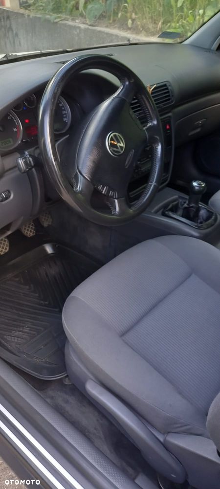 Volkswagen Passat - 8