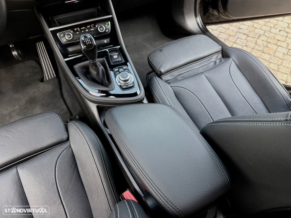 BMW 216 Active Tourer d Line Sport - 42