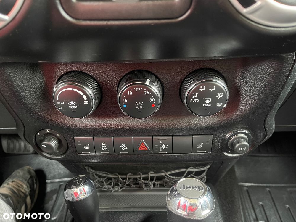 Jeep Wrangler 2.8 CRD Unlim Rubicon - 19