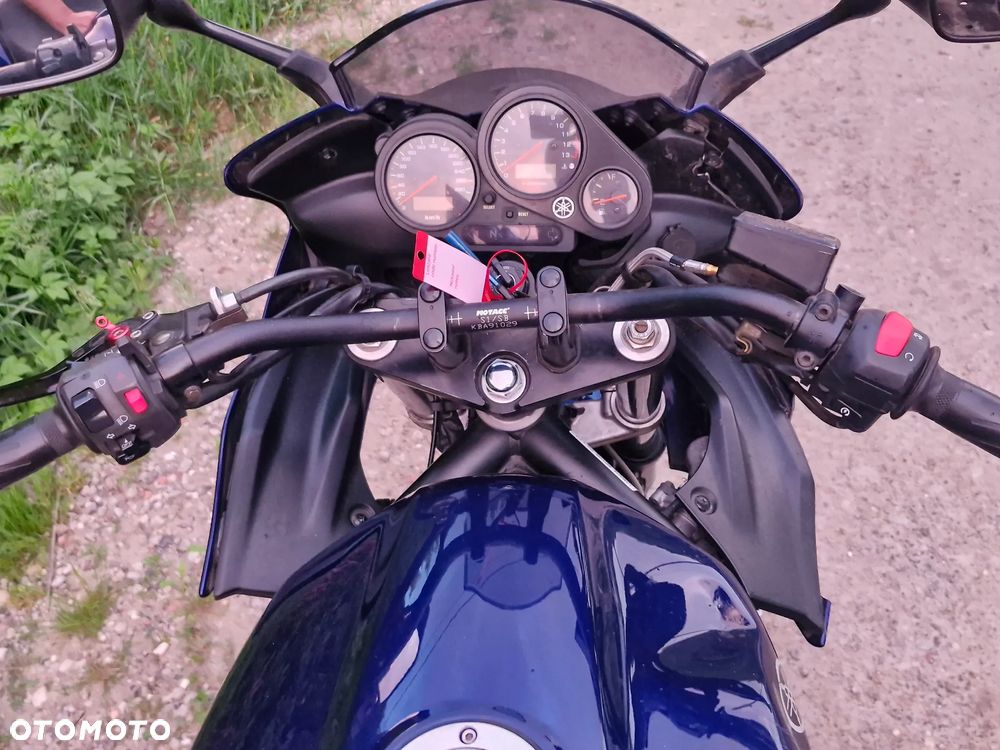 Yamaha FZS - 4
