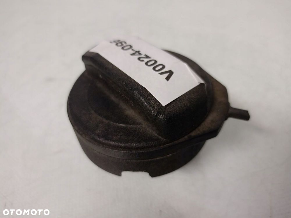 korek wlewu paliwa benzyna volvo v70 ii - 2