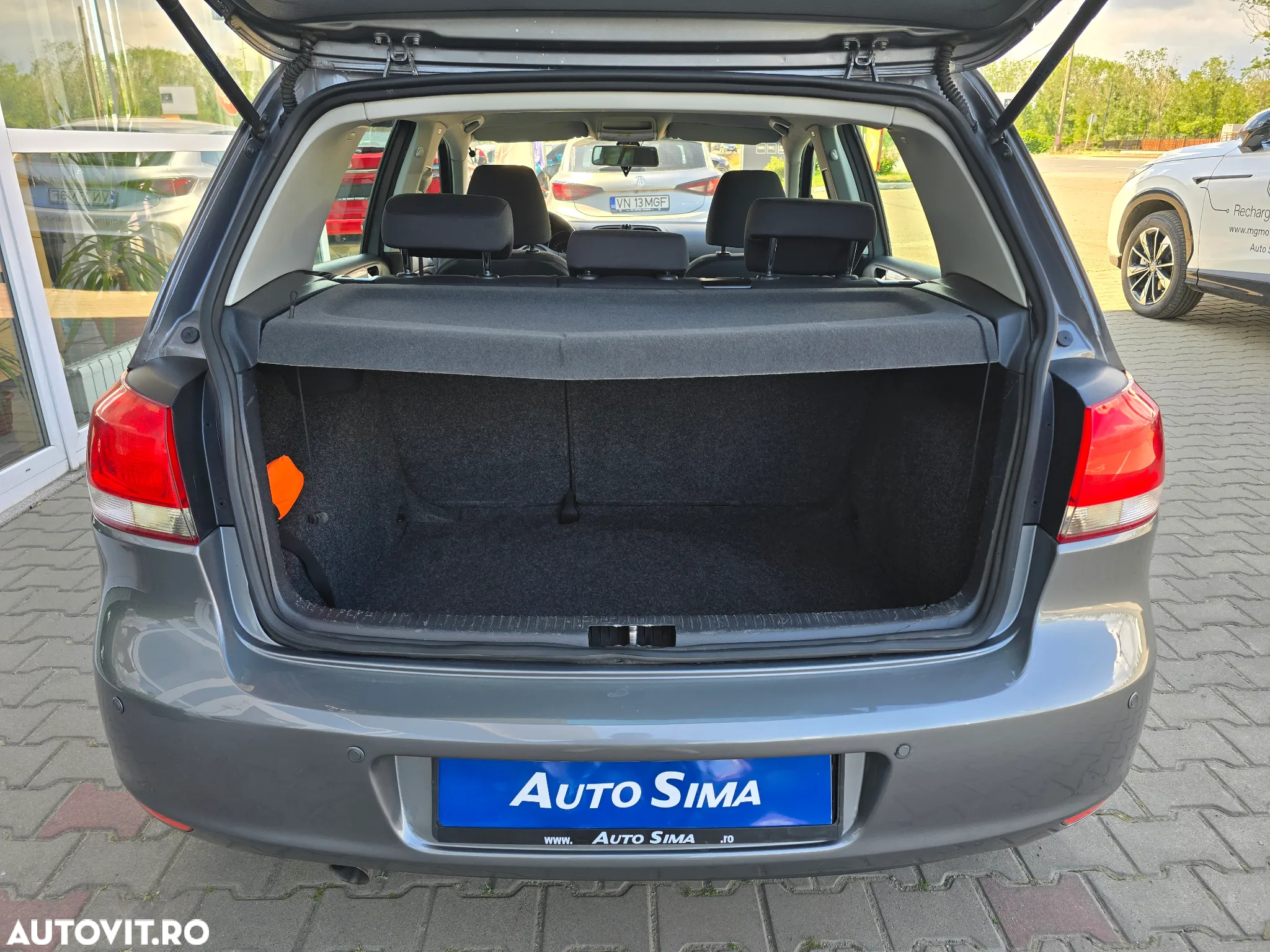 Volkswagen Golf - 13