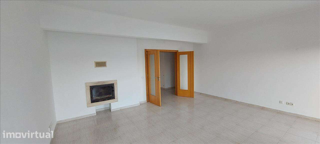 Apartamento em Azambuja, Azambuja - Grande imagem: 2/12