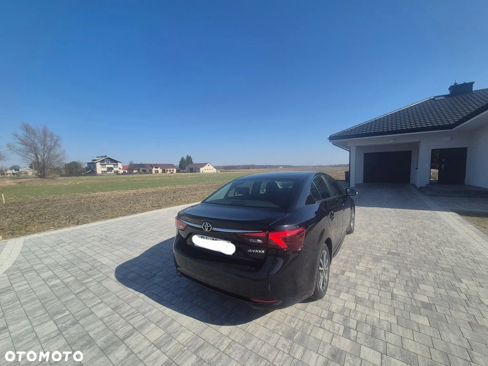 Toyota Avensis 1.8 Premium - 20