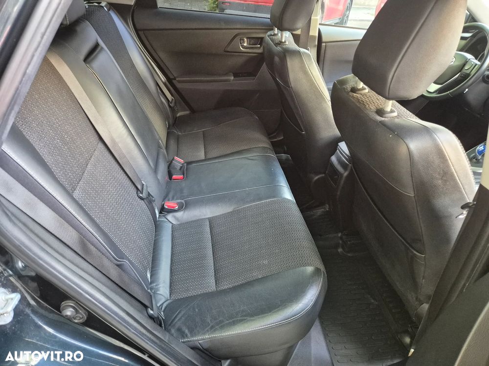 Toyota Auris 1.8 L VVT-i HSD Sol - 8