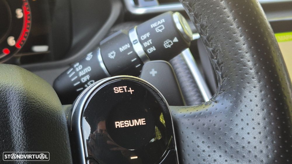 Land Rover Range Rover Velar 2.0d R-Dynamic - 31