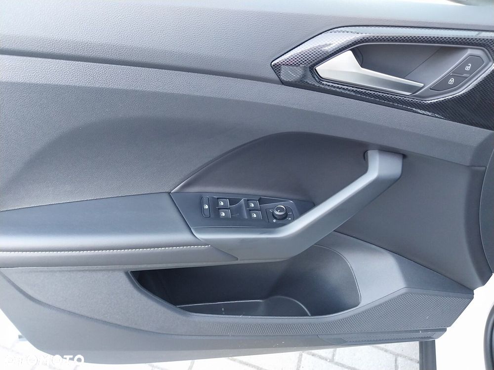 Volkswagen T-Cross - 13