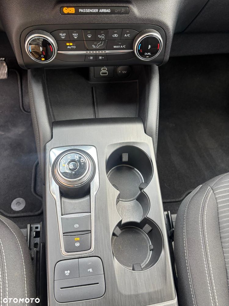 Ford Kuga 2.5 Duratec FHEV 4x4 TITANIUM - 26