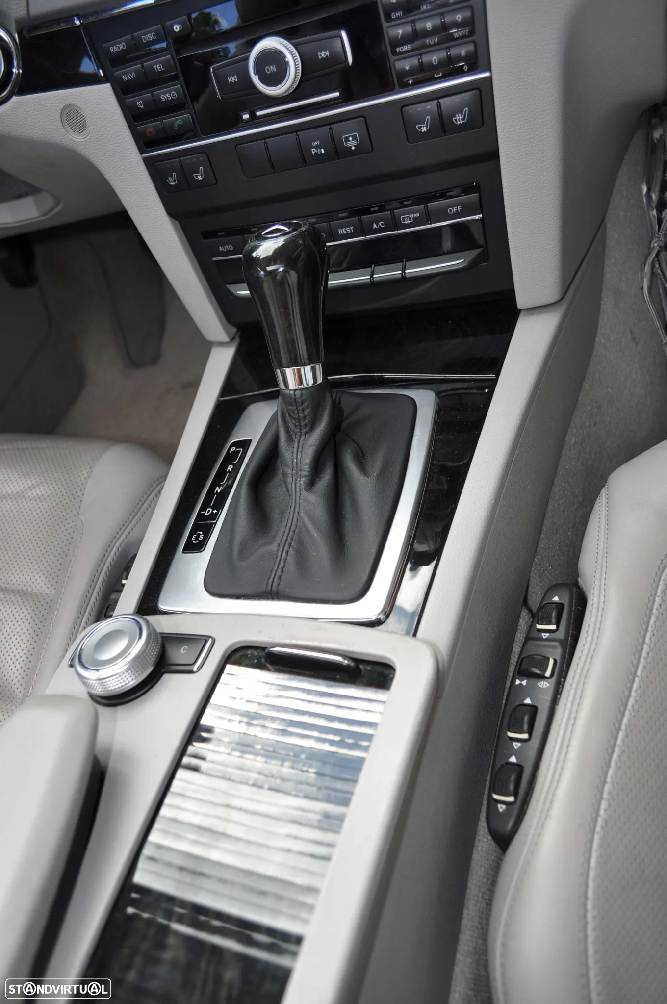 Mercedes-Benz E 250 CDi Elegance BlueEfficiency Auto - 11