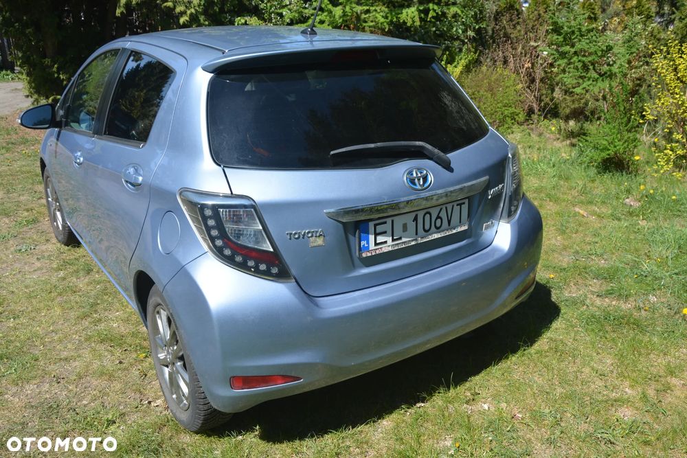 Toyota Yaris Hybrid 100 Dynamic - 5