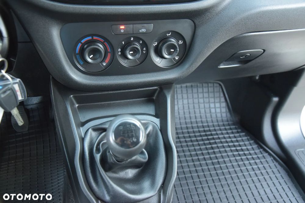 Fiat DOBLO 1,6 JTD 56 TYŚ KM 3-OSOBOWY F-VAT235 - 14
