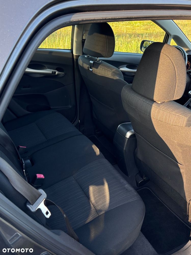 Toyota Auris 1.6 VVT-i Terra - 6