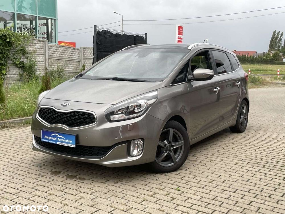 Kia Carens - 5