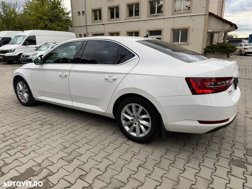Skoda Superb 2.0 TDI DSG Style - 5