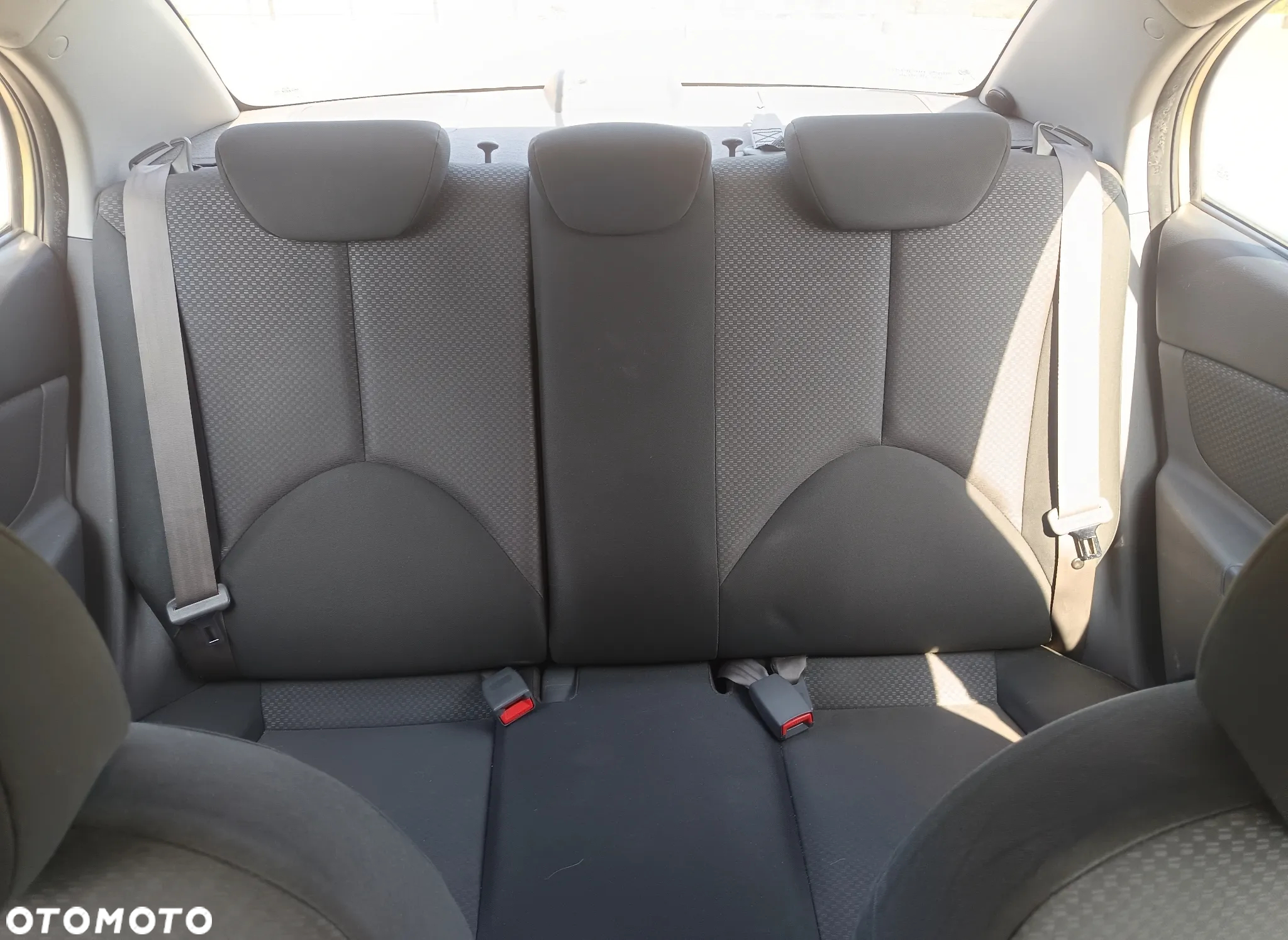 Kia Rio - 15