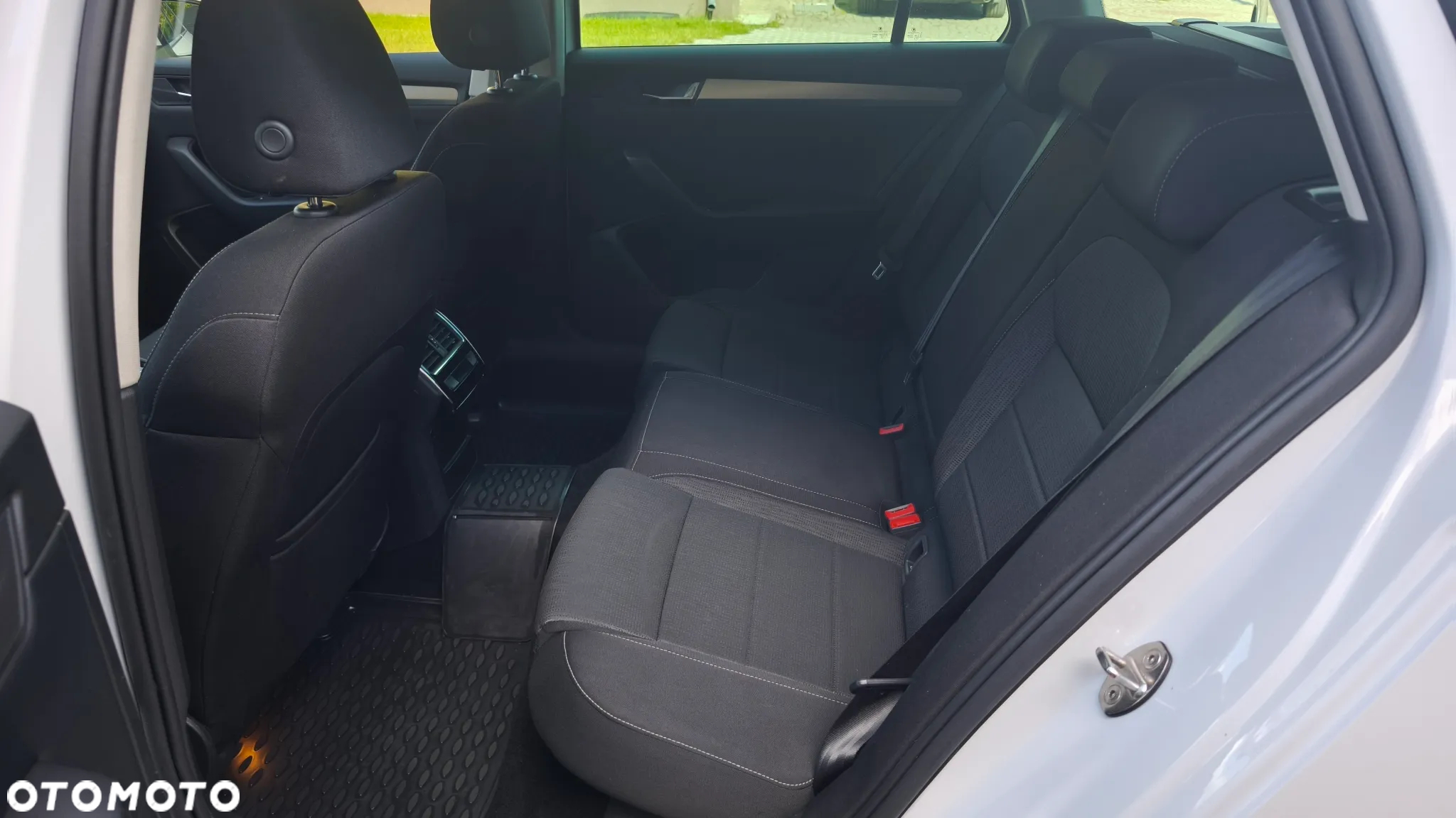 Skoda Superb 2.0 TDI 4x4 DSG Ambition - 24