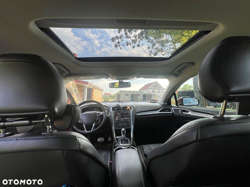 Ford Fusion 2.0 EcoBoost Titanium - 23