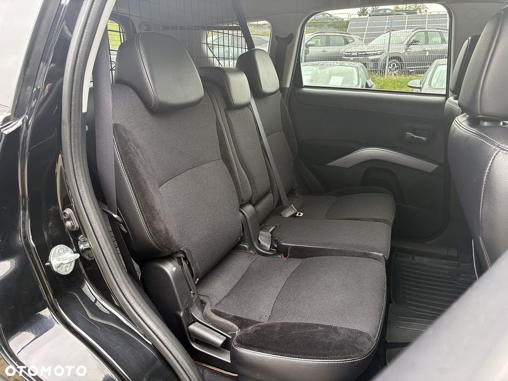 Mitsubishi Outlander 2.0 DID Intense - 23