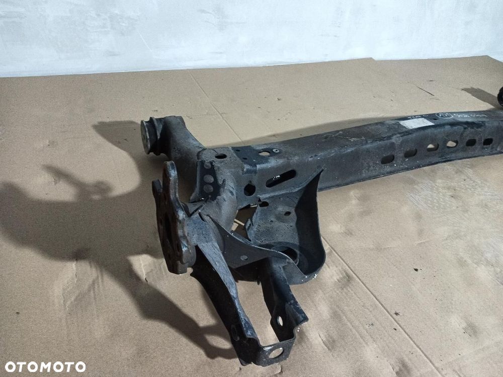 BELKA OŚ TYŁ TYLNA SKODA OCTAVIA III KOMBI 5Q0501115 - 5