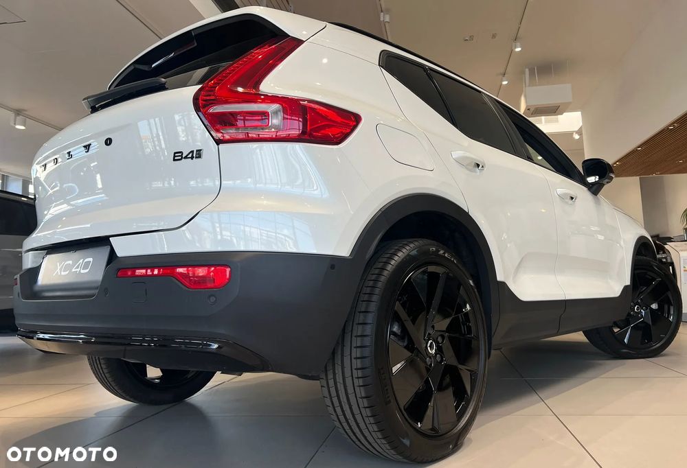 Volvo XC 40 B4 B AWD DKG Ultimate Dark - 9