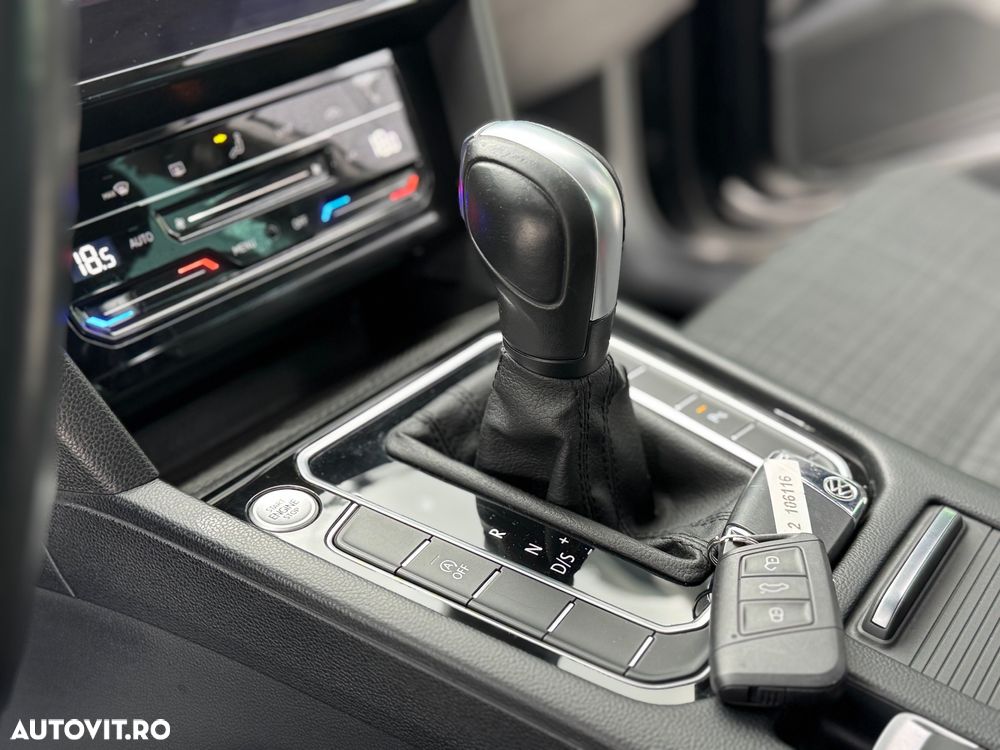 Volkswagen Passat 2.0 TDI SCR DSG Business - 20