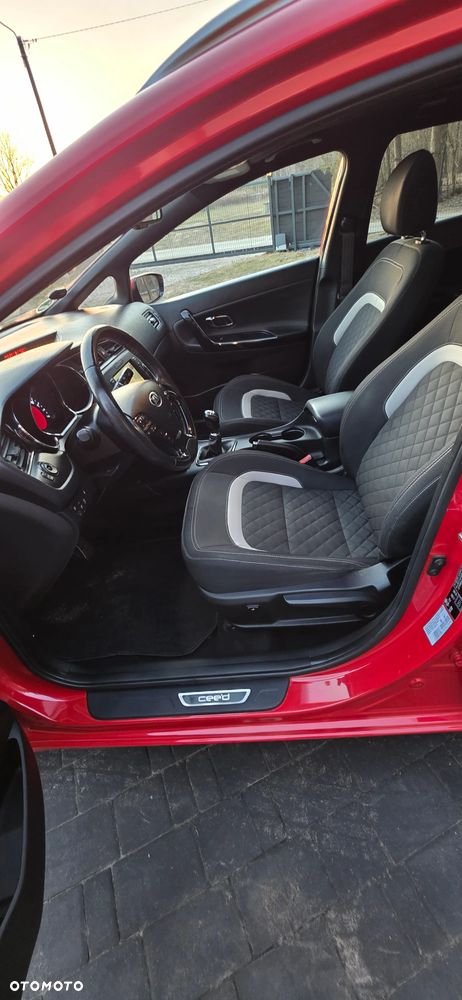 Kia Ceed 1.6 CRDi 136 ISG GT Line - 12