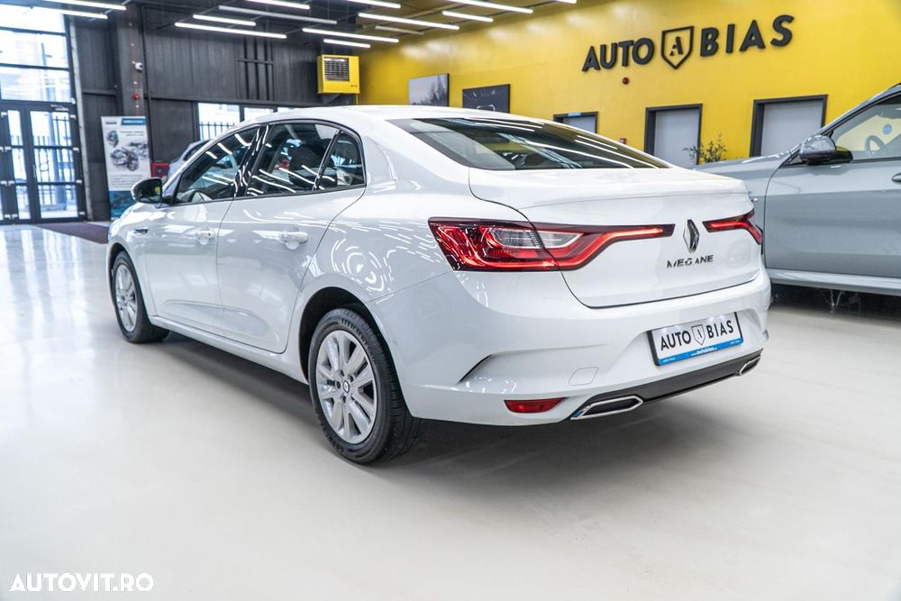 Renault Megane TCe 140 GPF ZEN - 6