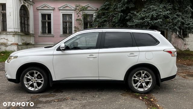 Mitsubishi Outlander 2.4 Instyle NAVI EU5 CVT - 19