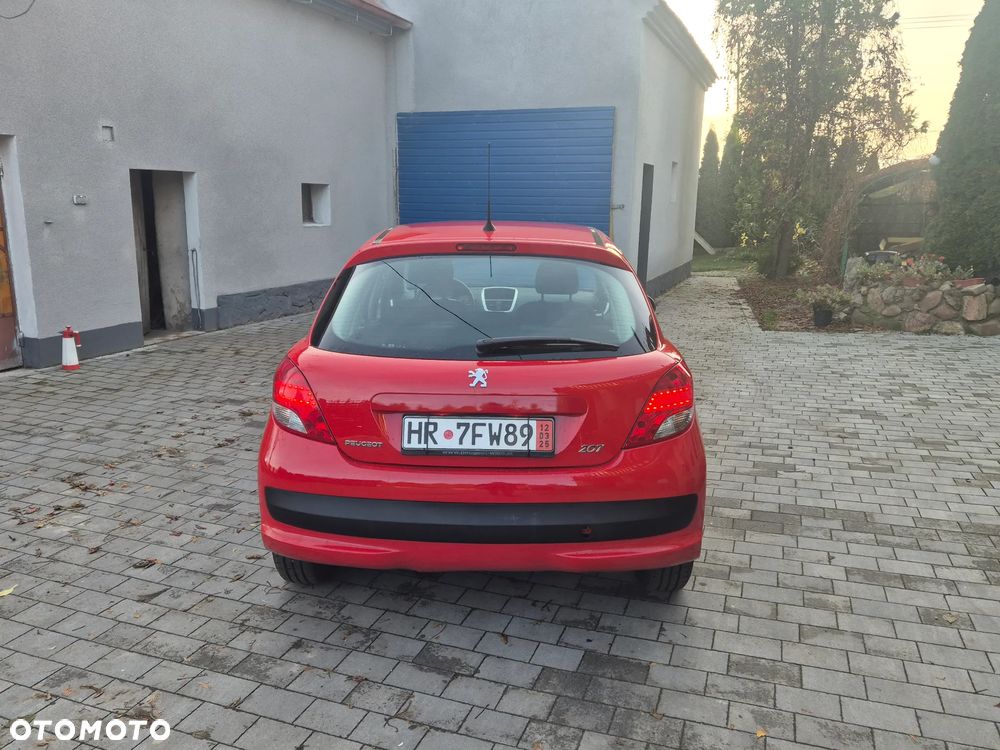 Peugeot 207 95 VTi Family - 8