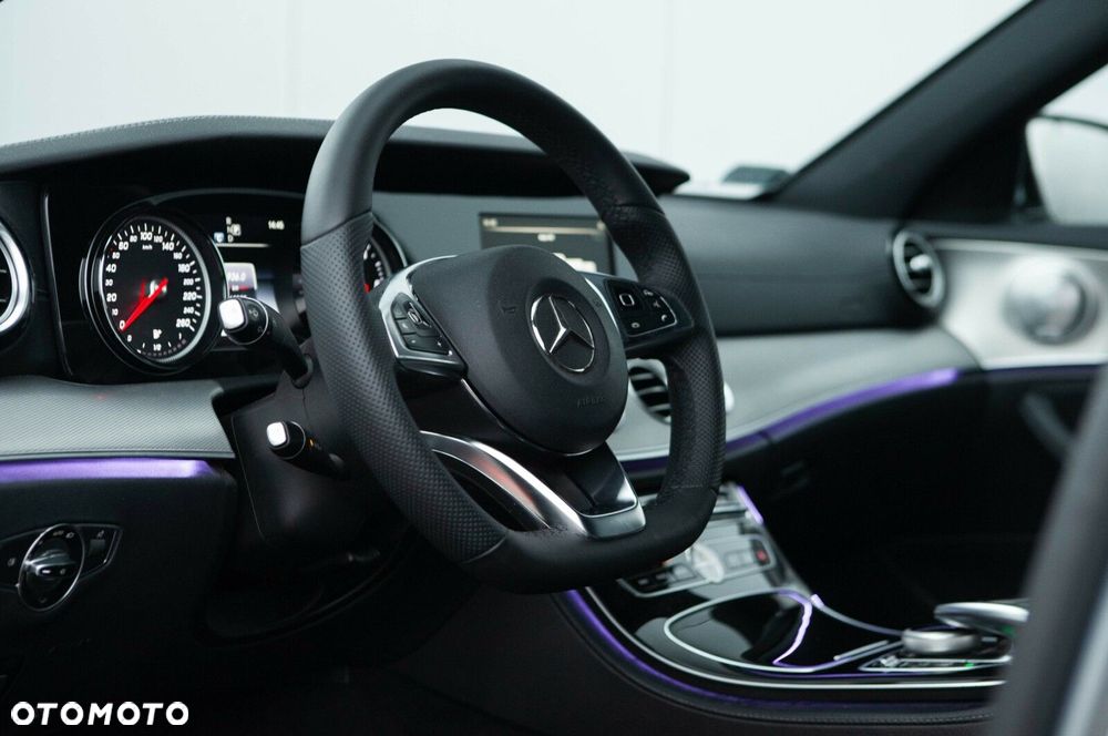 Mercedes-Benz Klasa E 220 d 9G-TRONIC - 21