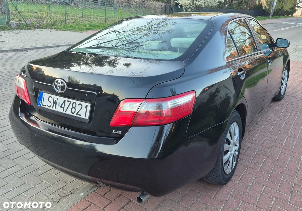 Toyota Camry - 1