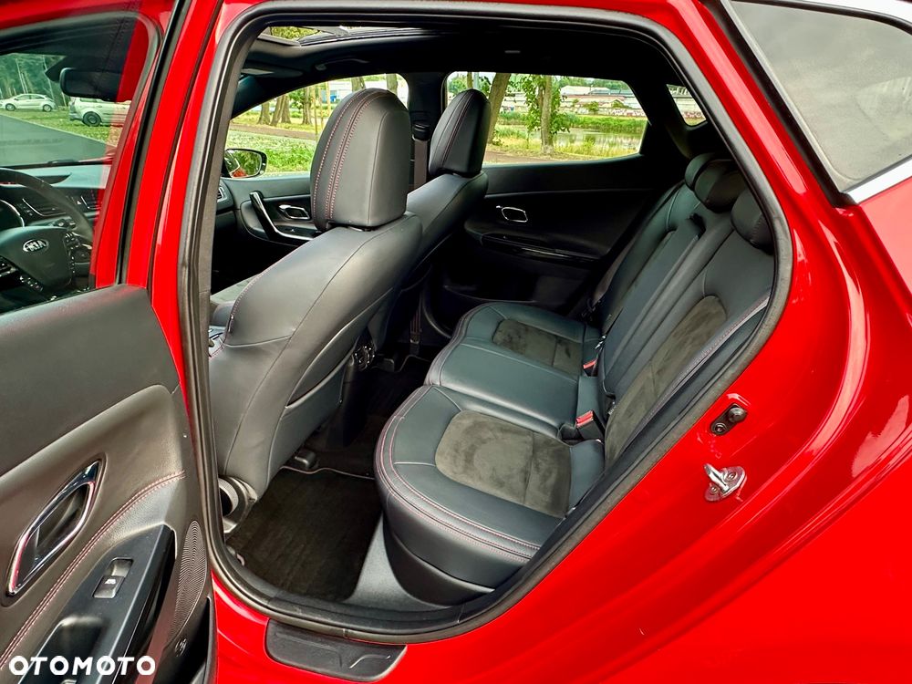Kia Ceed 1.6 T-GDI GT L - 7