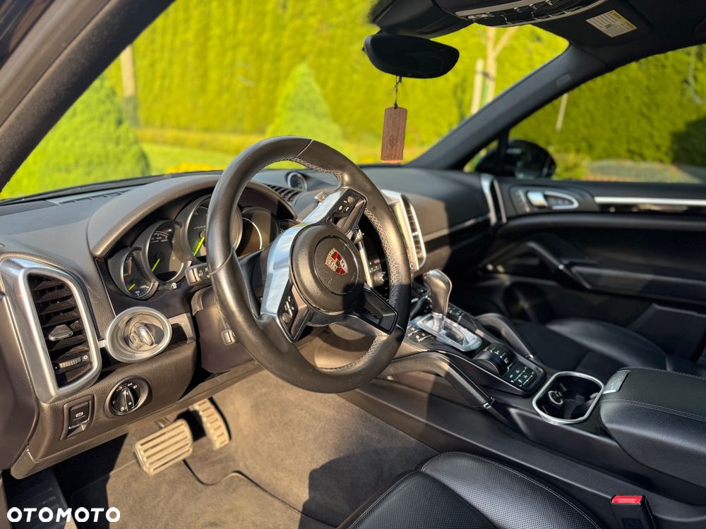Porsche Cayenne S Platinum Edition - 10
