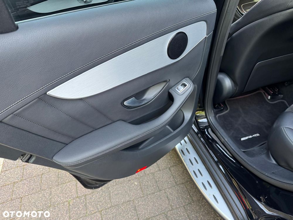 Mercedes-Benz GLC 300 d 4Matic 9G-TRONIC AMG Line - 17