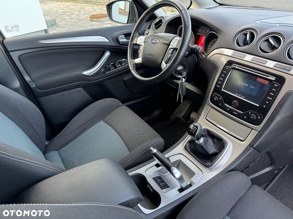 Ford S-Max - 8