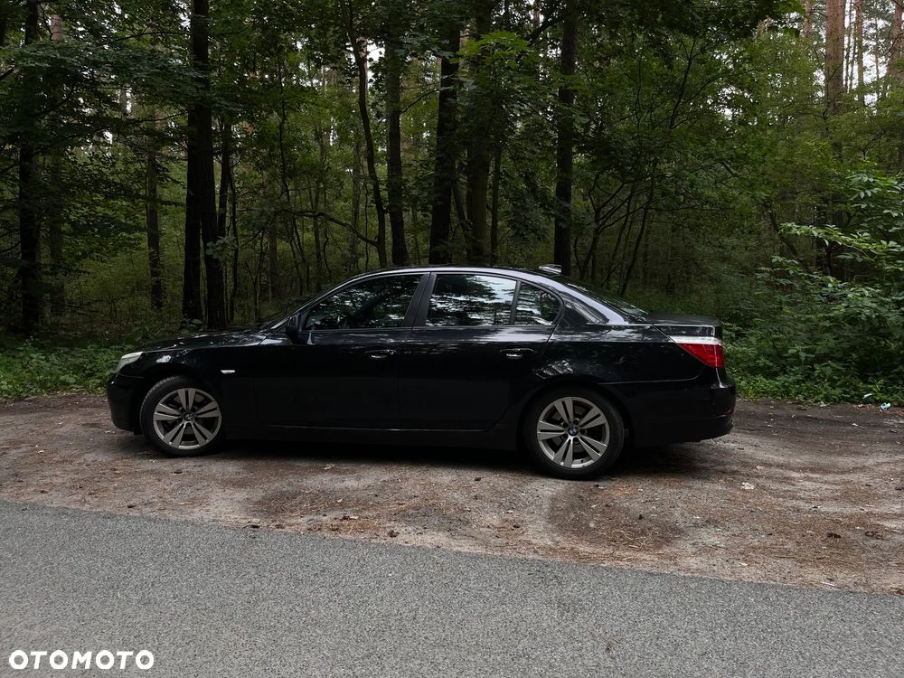 BMW Seria 5 520d Edition Exclusive - 4