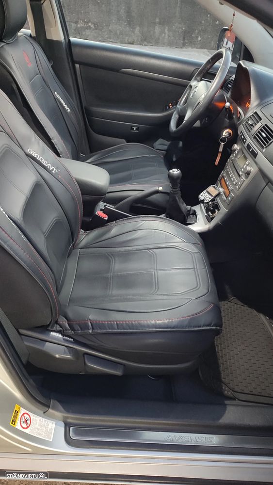 Toyota Avensis SW - 12