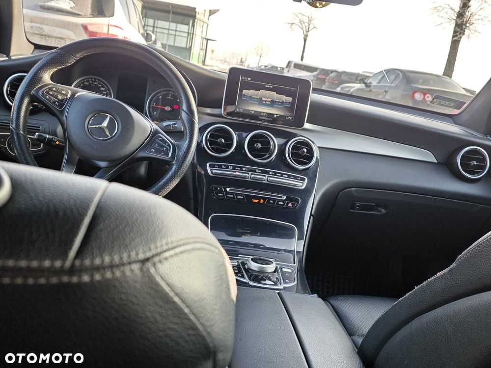 Mercedes-Benz GLC - 12