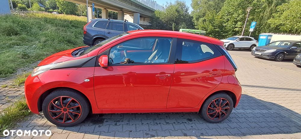 Toyota Aygo x-play - 3
