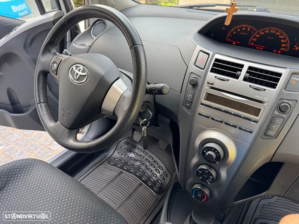 Toyota Yaris 1.4 D-4D Comfort+AC+VSC - 5