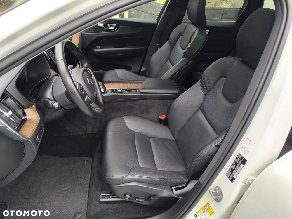 Volvo XC 60 B5 B AWD Geartronic Momentum Pro - 16