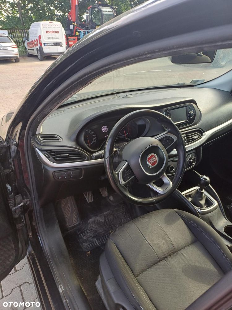 Fiat Tipo 1.4 T-Jet 16v Street - 12