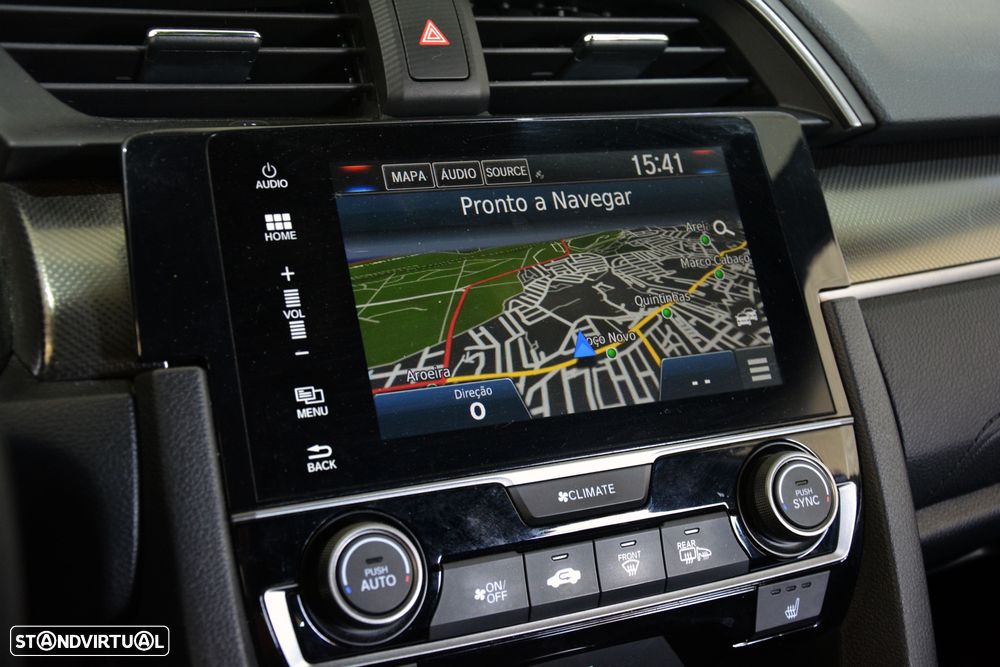 Honda Civic 1.0 i-VTEC Executive Premium CVT - 17